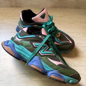 New Balance 9060 Aurora Multicolor Blue Green Sneakers Men’s Size 7 Women’s 8.5